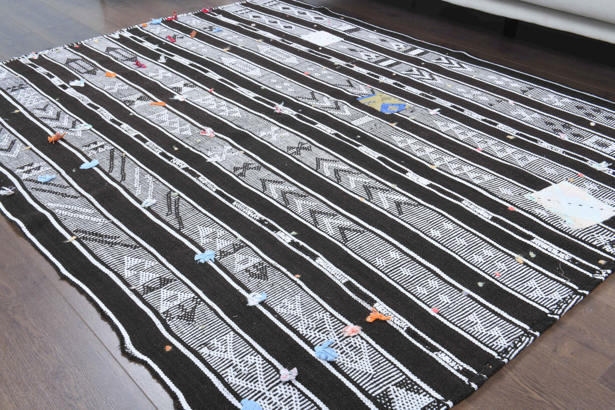 One-of-a-kind 1960s Anatolian vintage kilim rug in wool, 5'3" x 6'8"