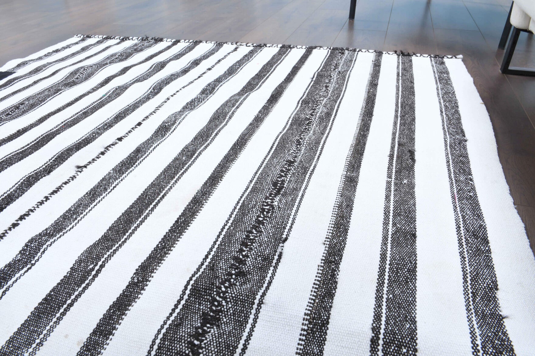Authentic Anatolian vintage kilim rug (1960s) with striped design – one-of-a-kind at Fame Rugs