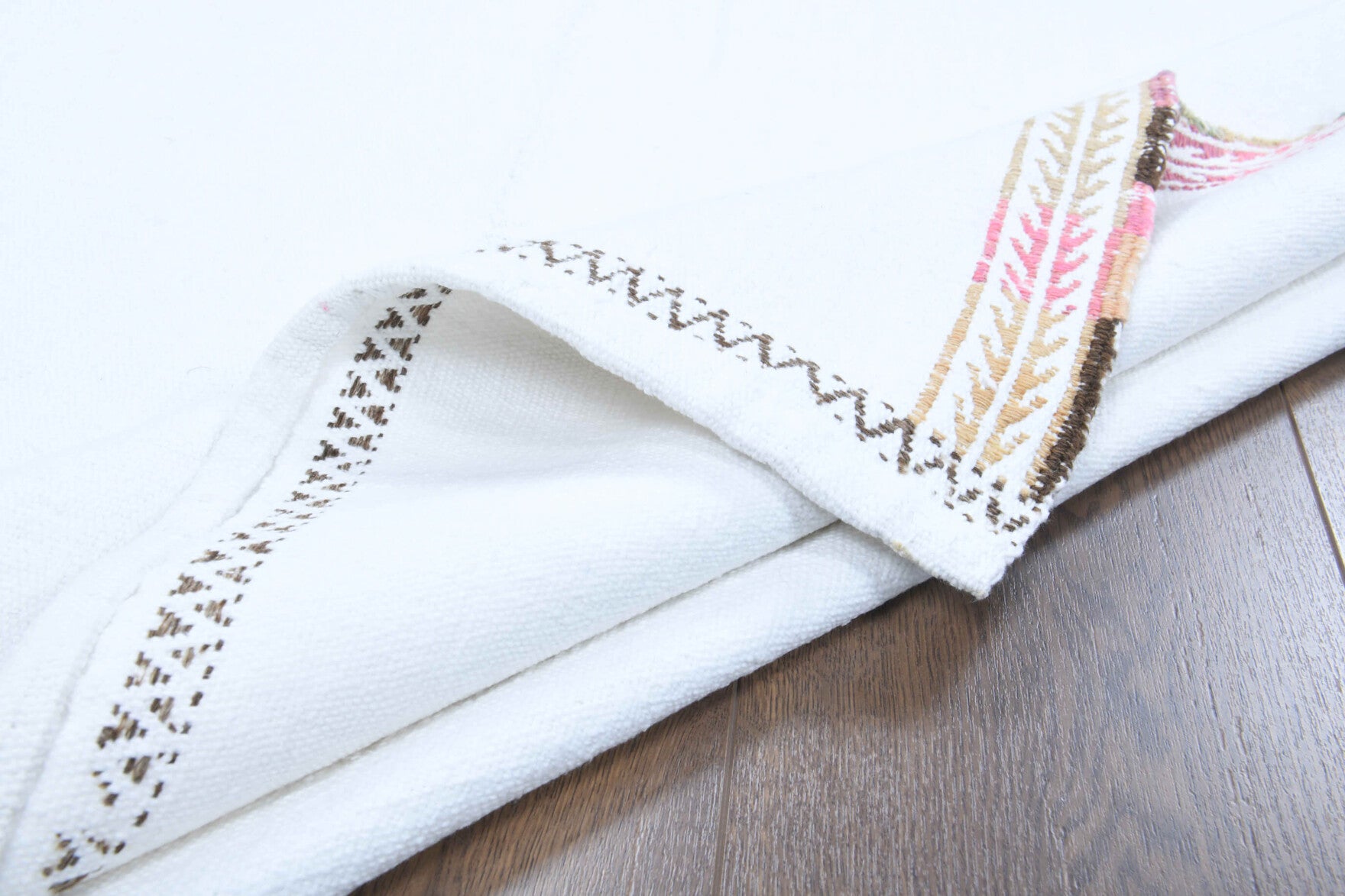 Aysenurnaz kilim: 1960s handwoven flatweave Anatolian kilim with solid motifs