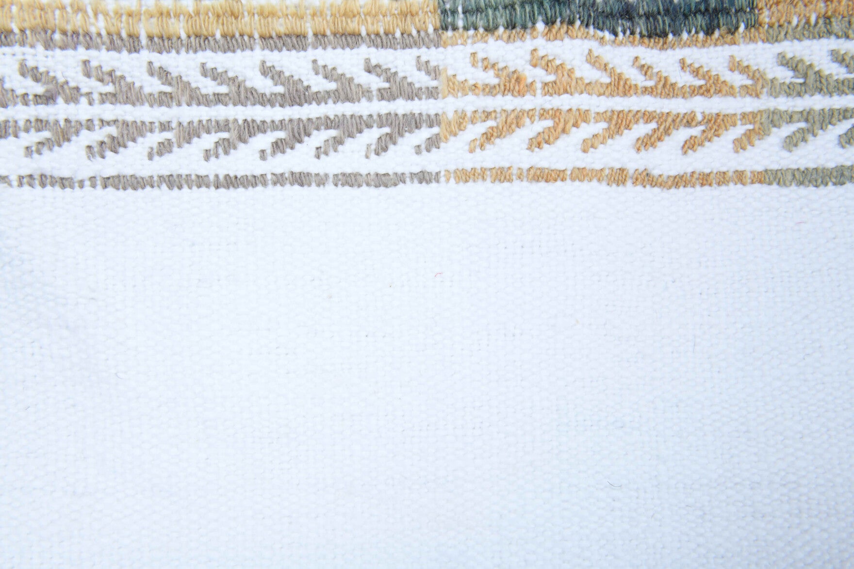 Handwoven flatweave wool kilim from Anatolia, Turkey – 5x7 Handmade Vintage Kilim Area Rug 4'11" x 7'3"