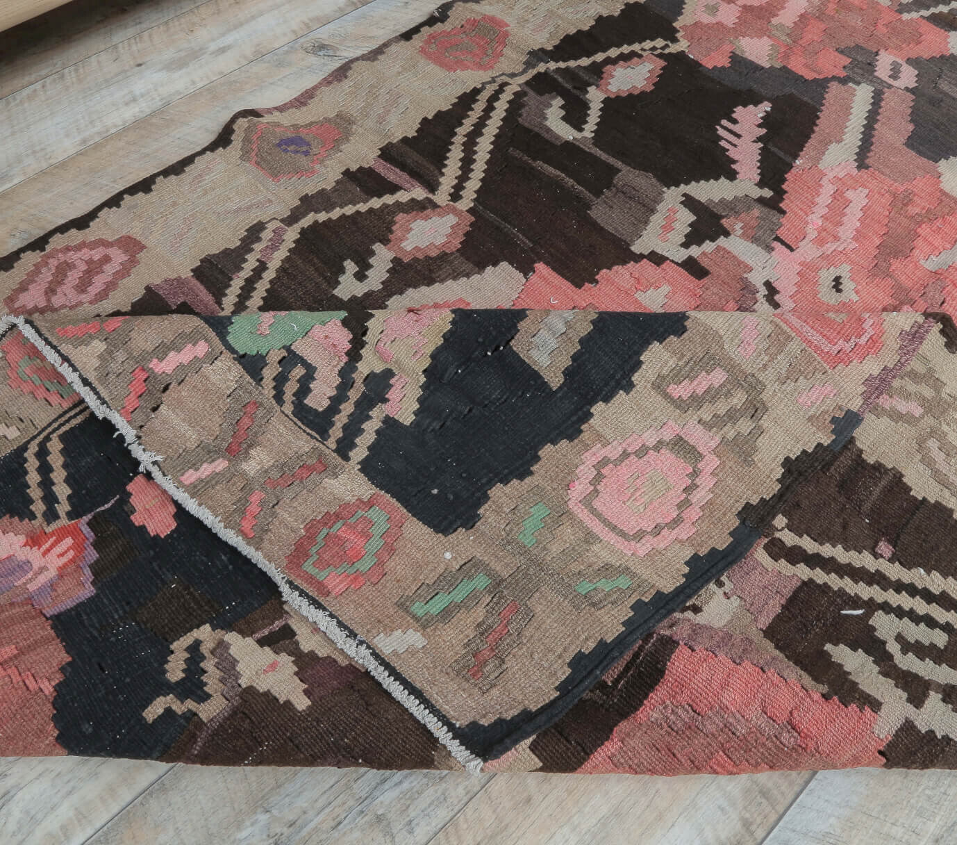 Gumusbahce kilim: 1960s handwoven flatweave Anatolian kilim
