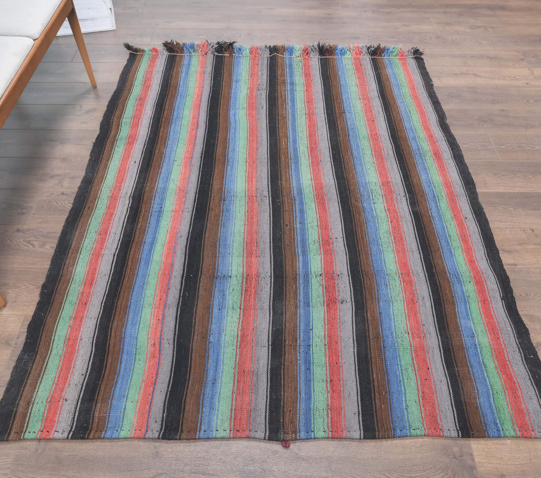 Kalligena – vintage striped kilim for living room or bedroom, 5'5" x 6'8" (166x202 cm)
