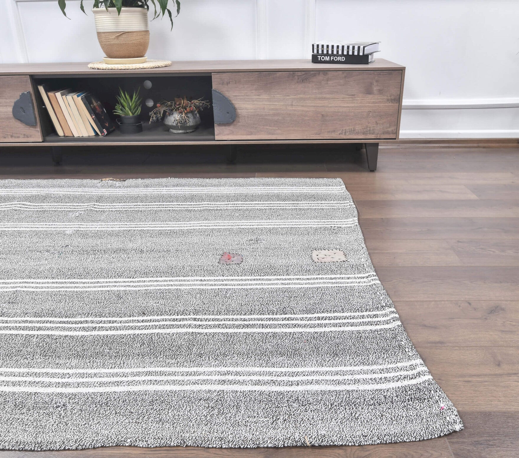 One-of-a-kind 1960s Anatolian vintage kilim rug in wool, 4'11" x 6'7"