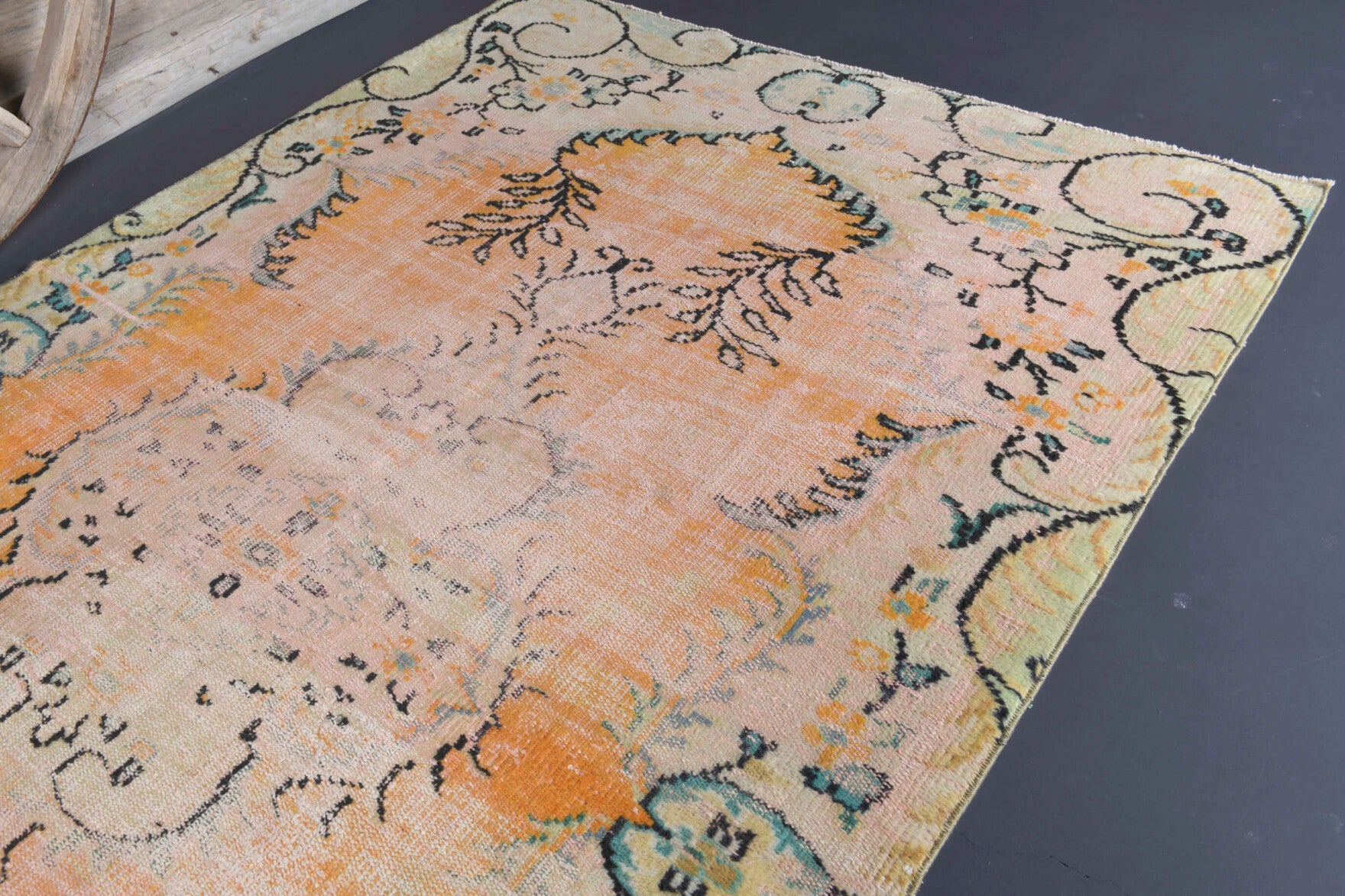 Fulyakusa rug: 1970s handmade Anatolian rug with oriental motifs and cotton backing