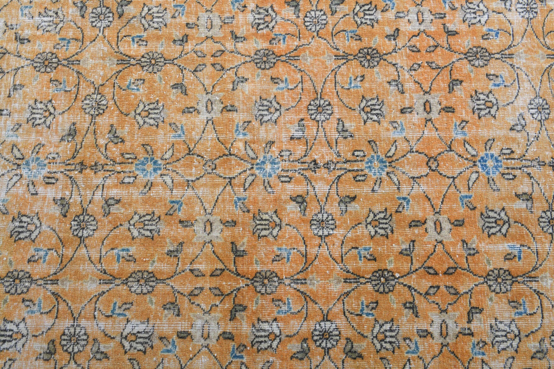 Authentic Anatolian vintage area rug (1970s) with oriental design – one-of-a-kind at Fame Rugs