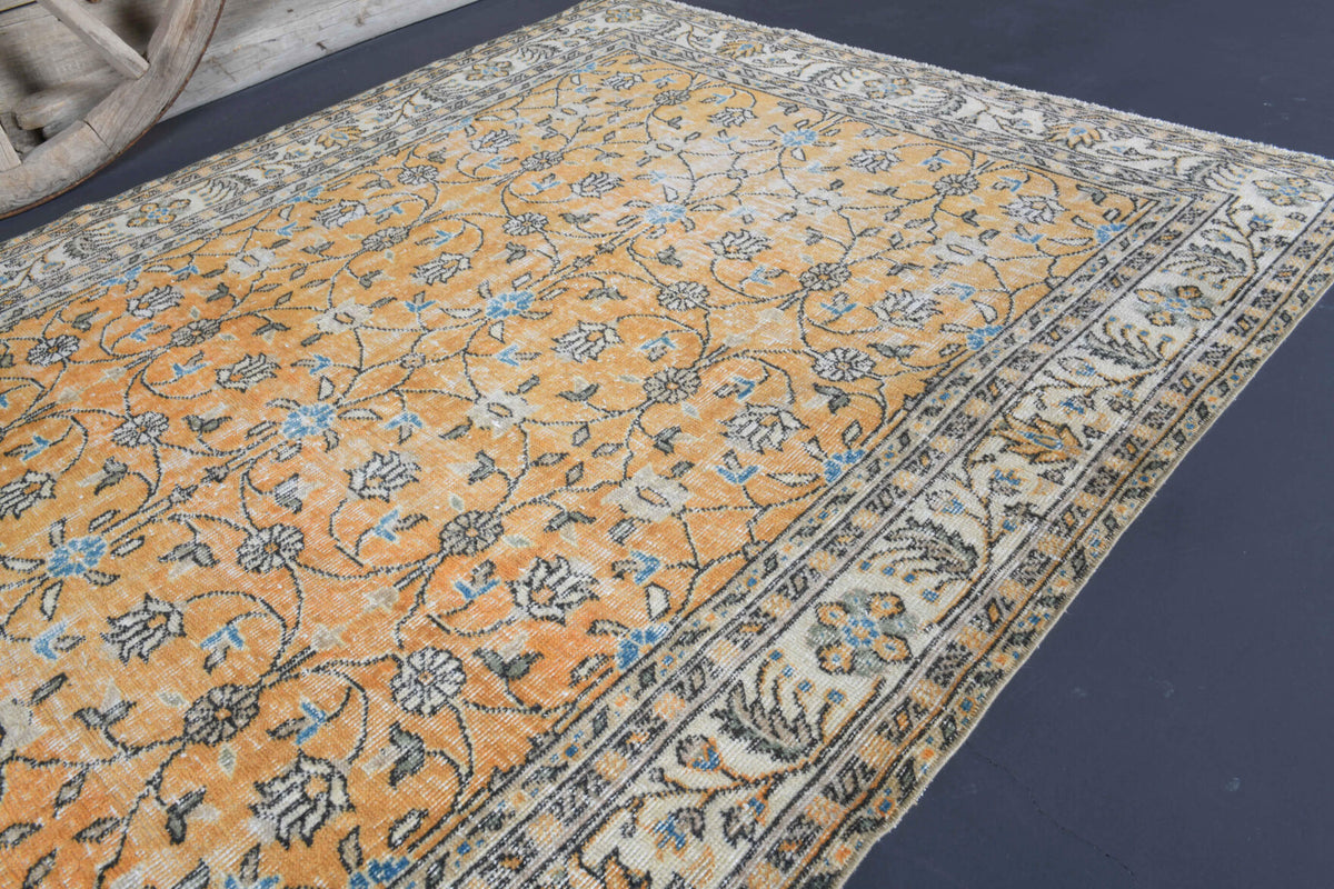 Handmade wool rug from Anatolia, Turkey – 5x8 Handmade Vintage Area Rug 5'2" x 8'2"