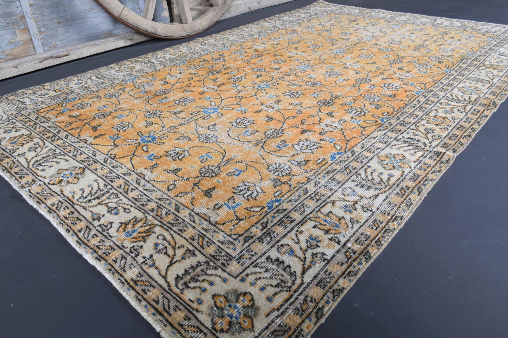 5x8 Handmade Vintage Area Rug in wool – 1970s piece from Anatolia, Turkey | Fame Rugs