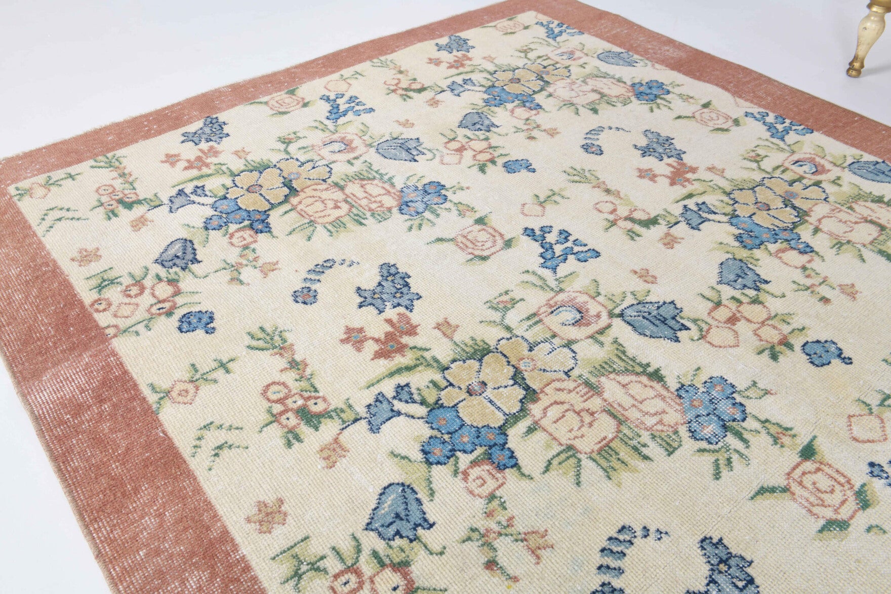 Handmade wool rug from Anatolia, Turkey – 5x8 Handmade Vintage Hereke Area Rug 4'8" x 7'10"