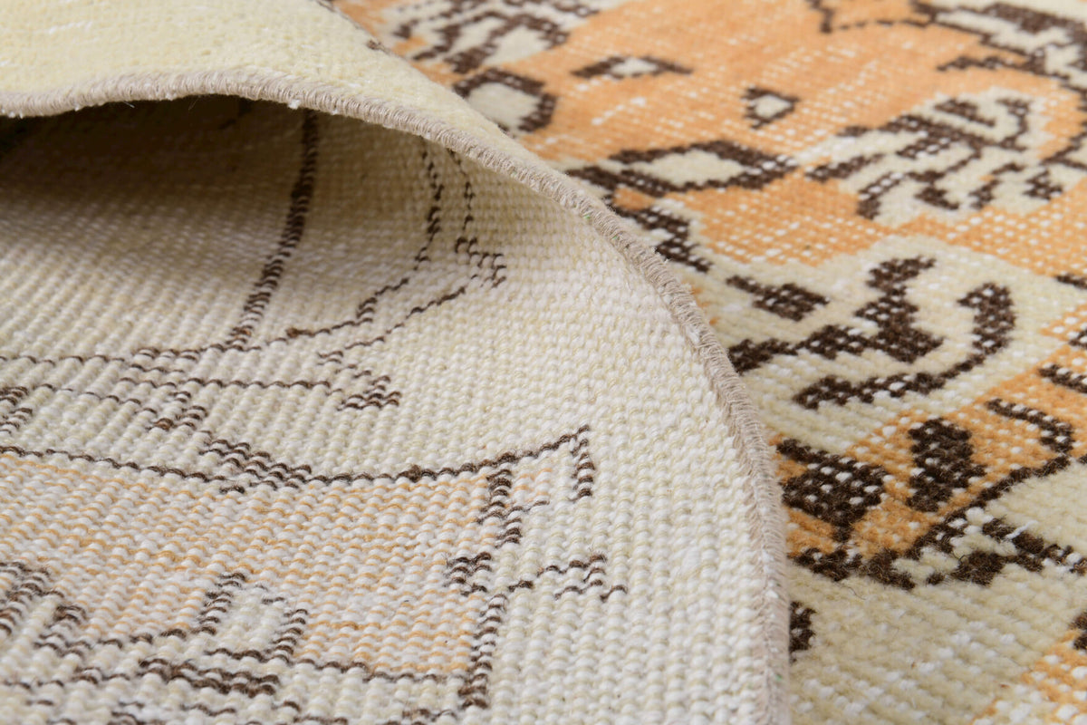 Authentic Anatolian vintage area rug (1970s) with oriental design – one-of-a-kind at Fame Rugs