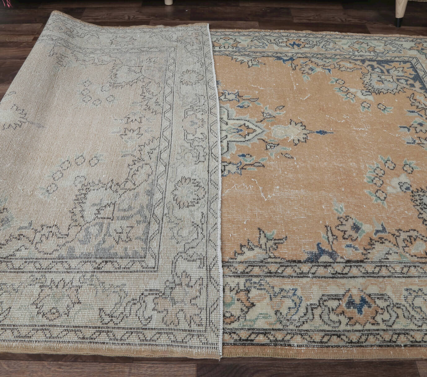 Authentic Anatolian vintage area rug (1970s) with oriental design – one-of-a-kind at Fame Rugs