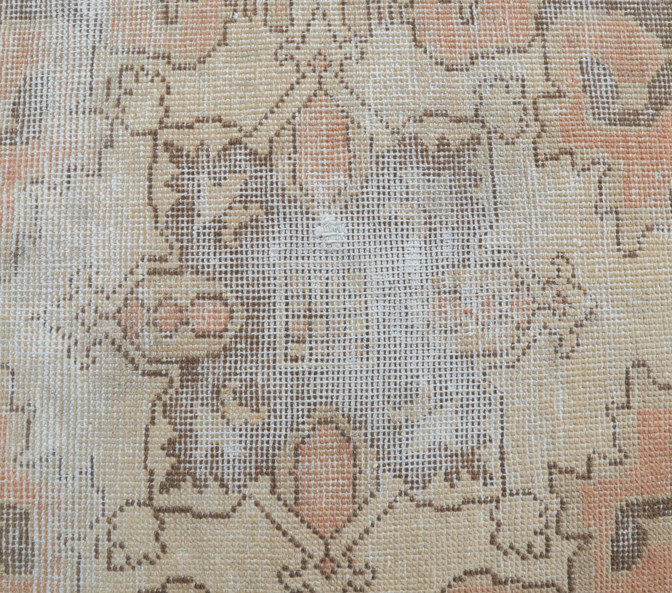 Ihlamurter rug: 1960s handmade Anatolian rug with medallion motifs and cotton backing