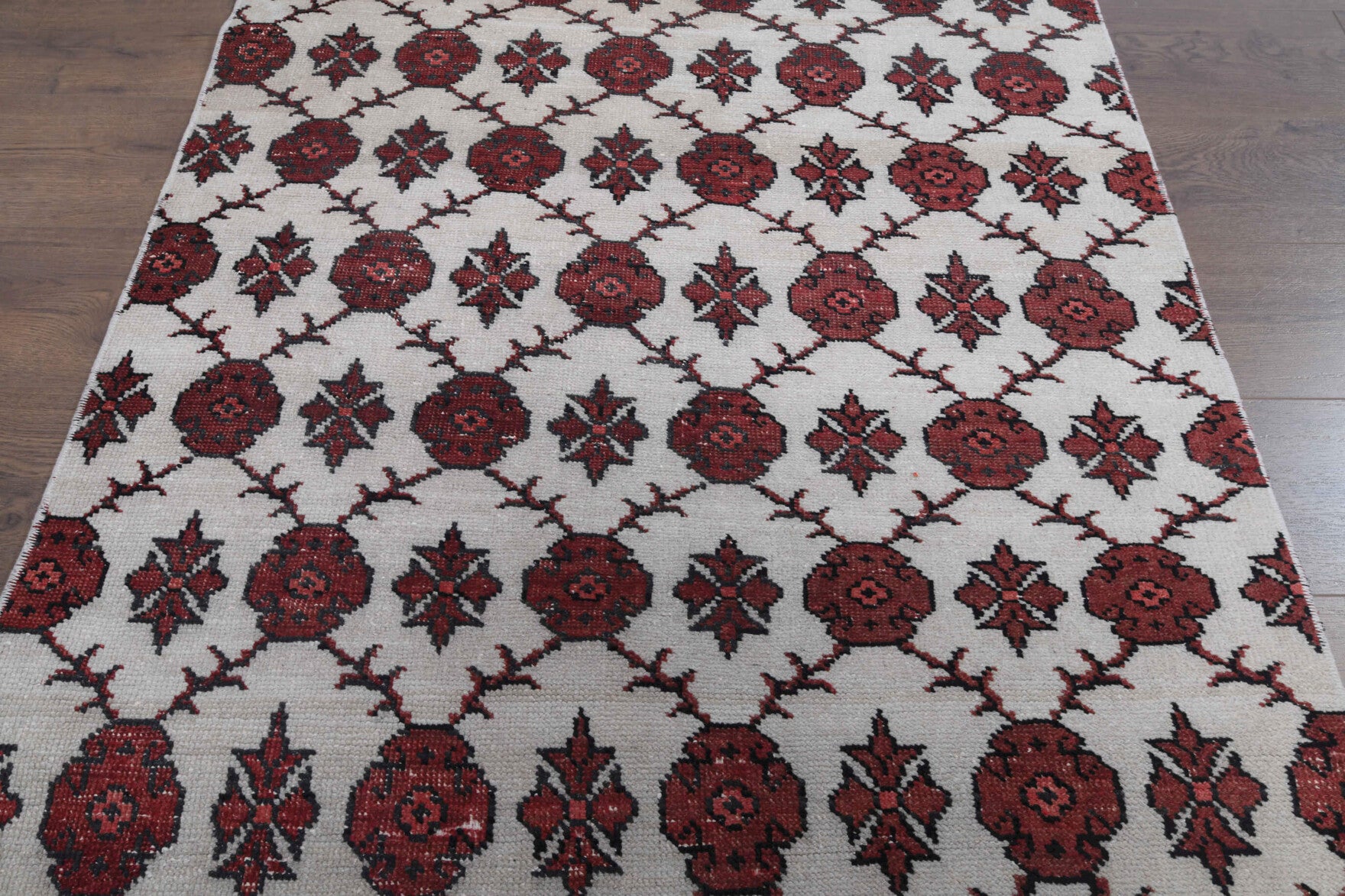 One-of-a-kind 1970s Anatolian vintage area rug in wool, 4'11" x 8'2"