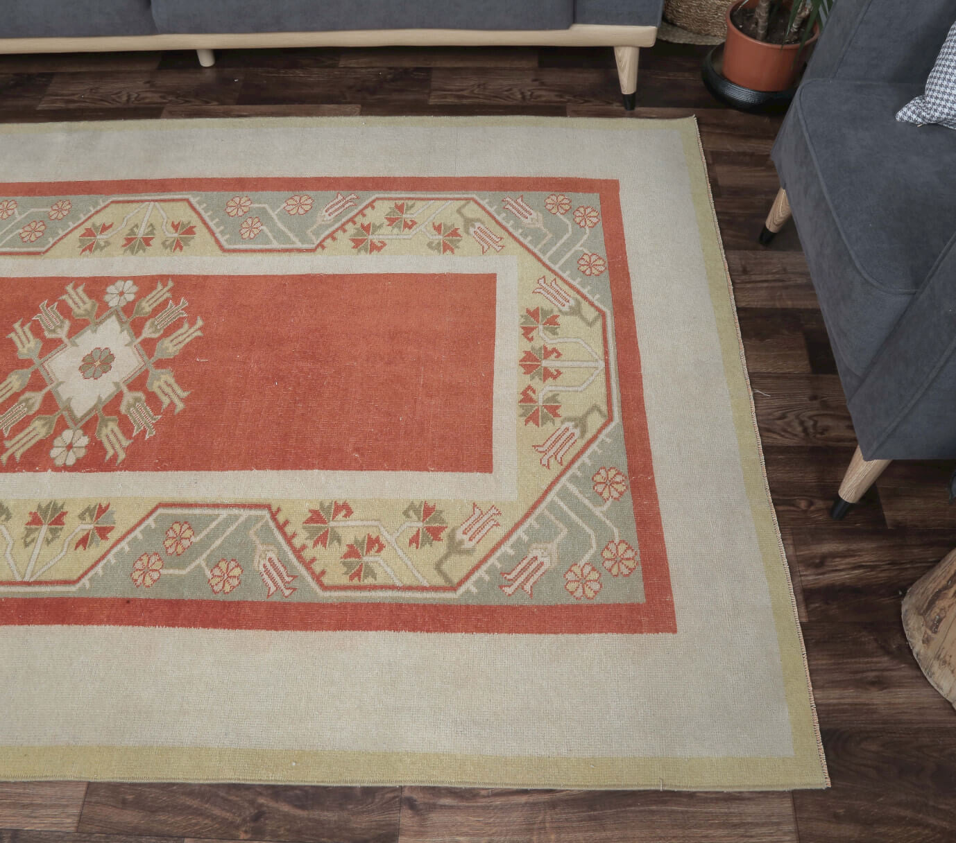 One-of-a-kind 1970s Turkish vintage area rug in wool, 5'1" x 8'