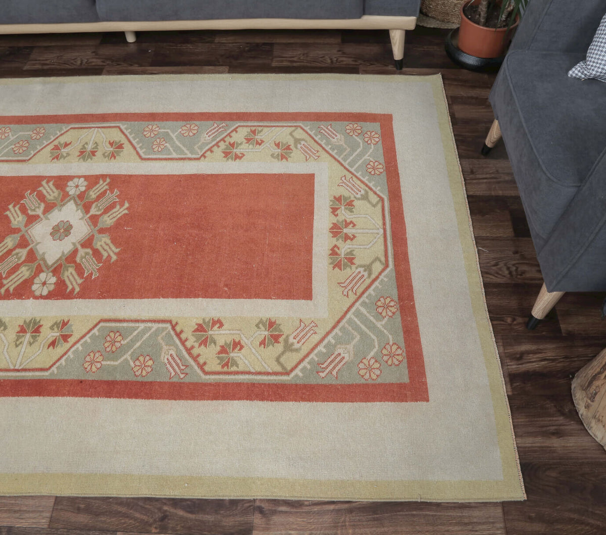 One-of-a-kind 1970s Turkish vintage area rug in wool, 5'1" x 8'