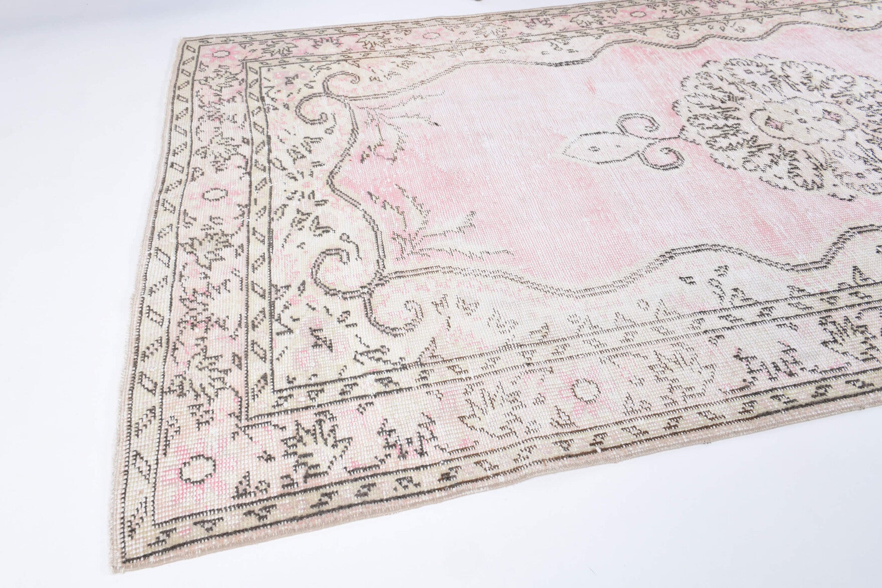 One-of-a-kind 1970s Anatolian vintage area rug in wool, 4'8" x 8'6"