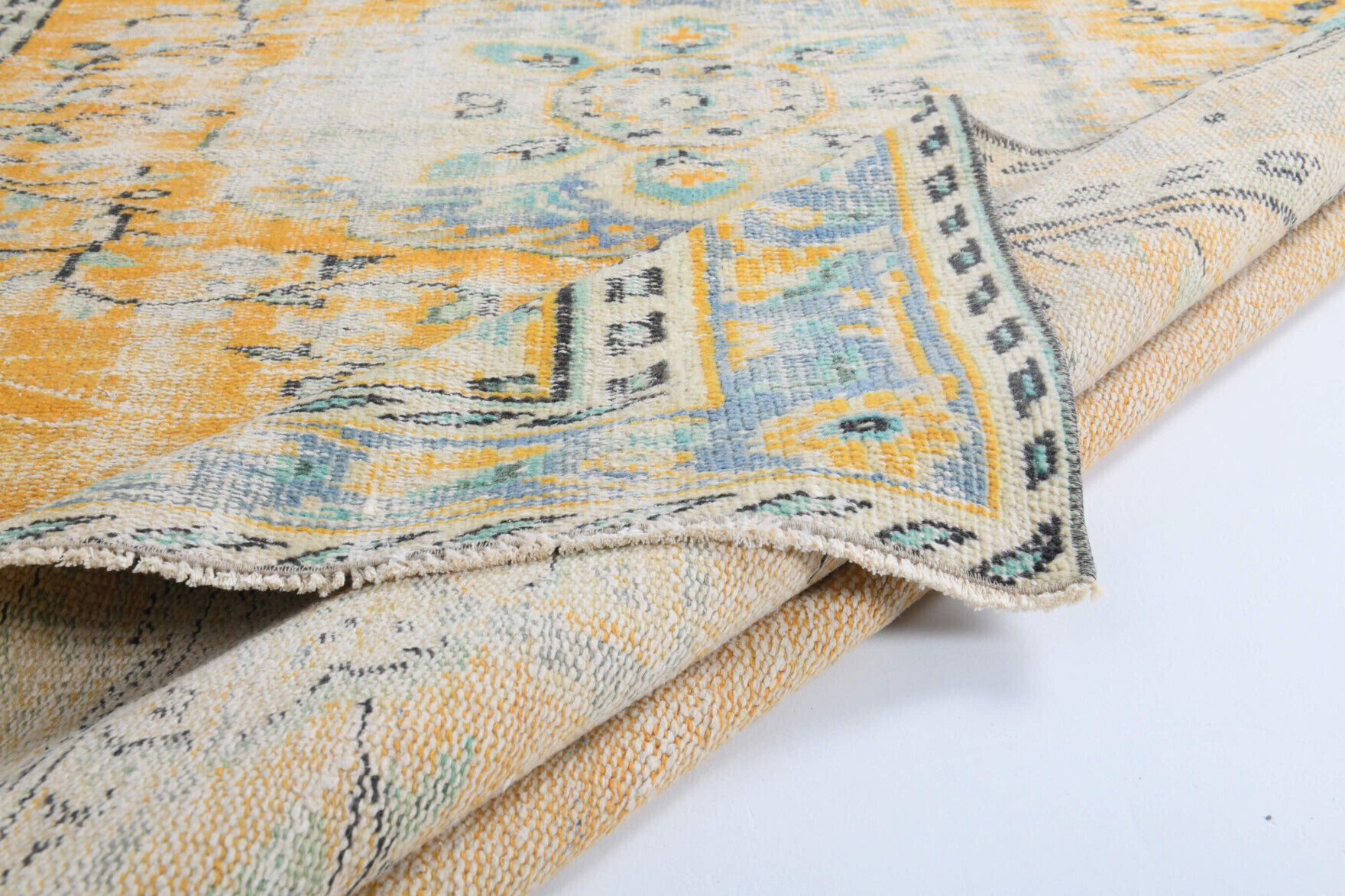 Authentic Anatolian vintage area rug (1970s) with oriental design – one-of-a-kind at Fame Rugs