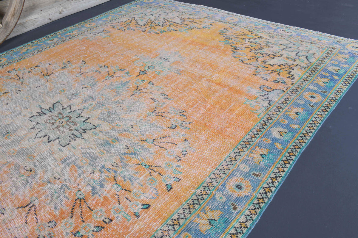 Hedyphrosyne – vintage oriental rug for living room or bedroom, 6'1" x 9'8" (185x295 cm)