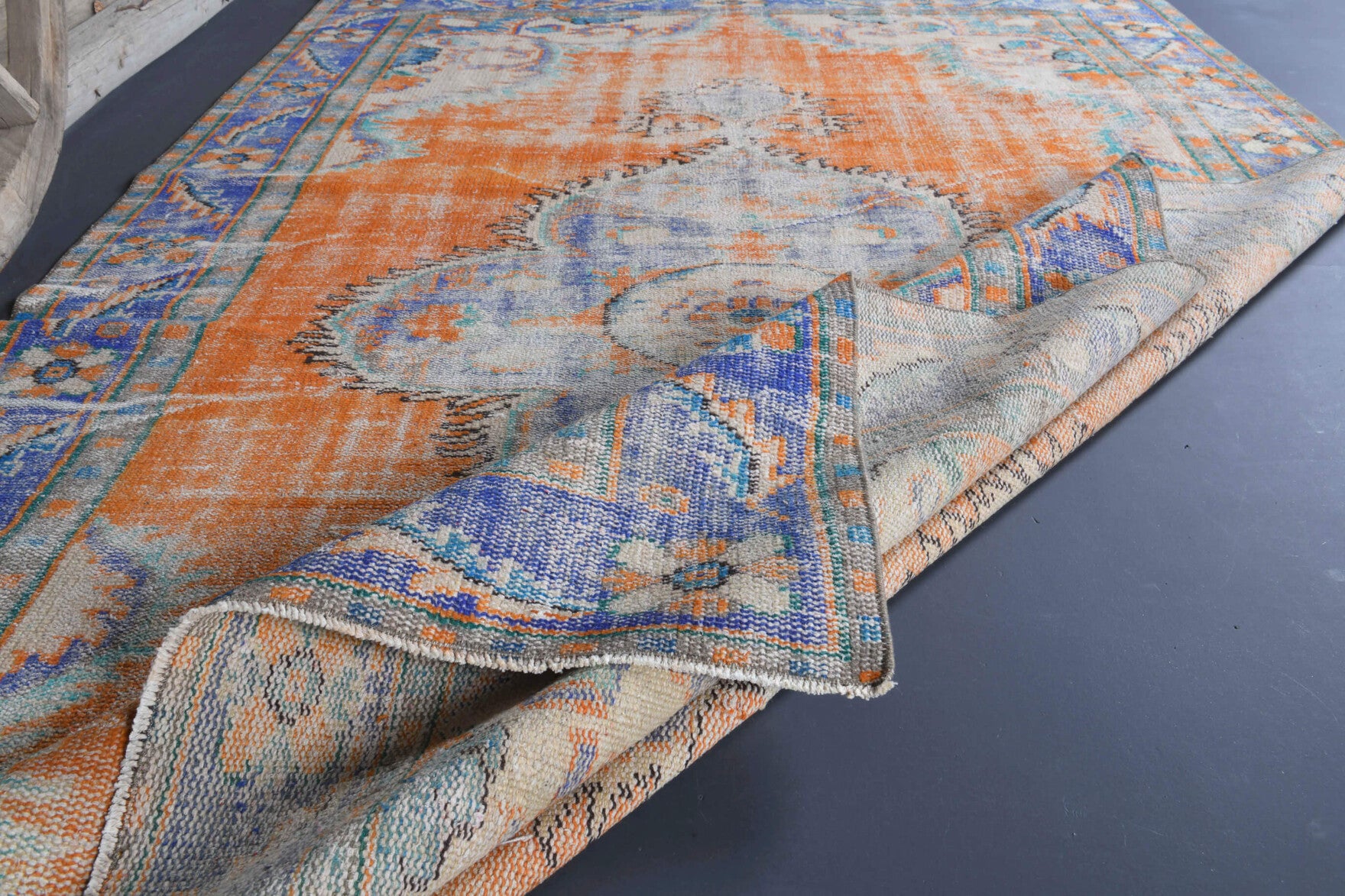 Authentic Anatolian vintage area rug (1970s) with oriental design – one-of-a-kind at Fame Rugs