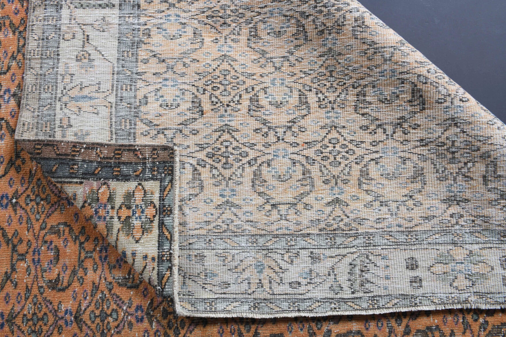 Goncagul – vintage floral rug for living room or bedroom, 6'1" x 9'8" (186x295 cm)
