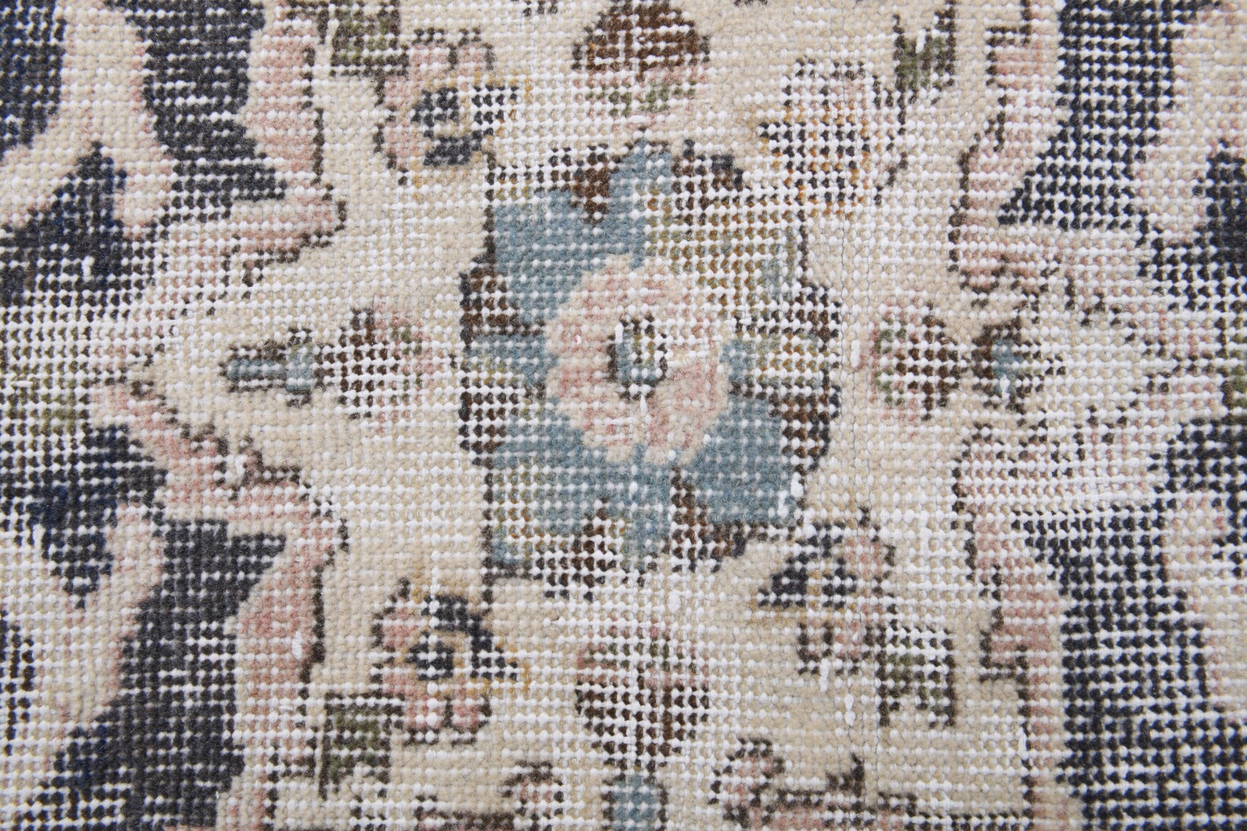 Authentic Anatolian vintage area rug (1970s) with medallion design – one-of-a-kind at Fame Rugs