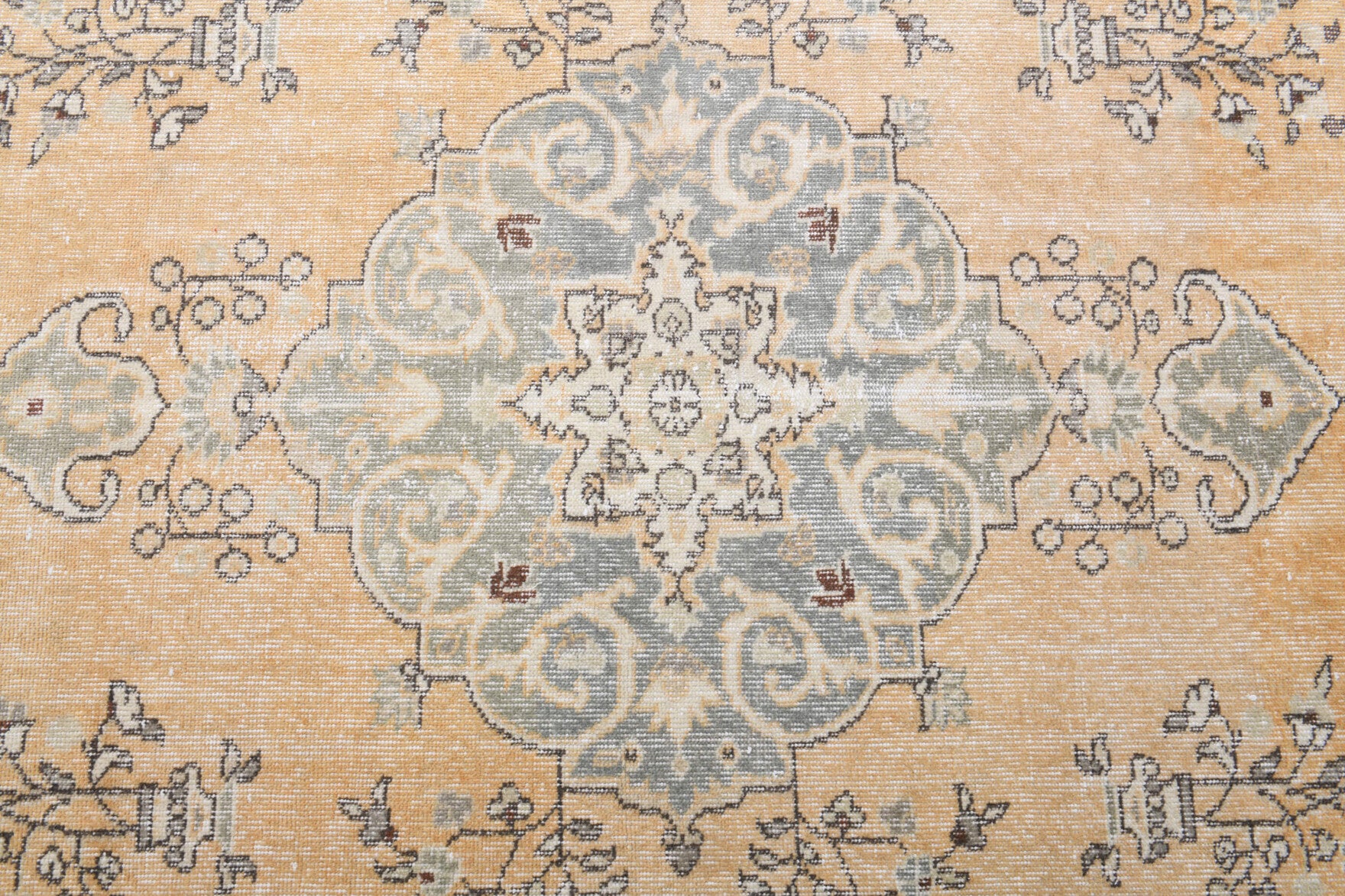 Zeynepsad rug: 1970s handmade Anatolian rug with oriental motifs and cotton backing