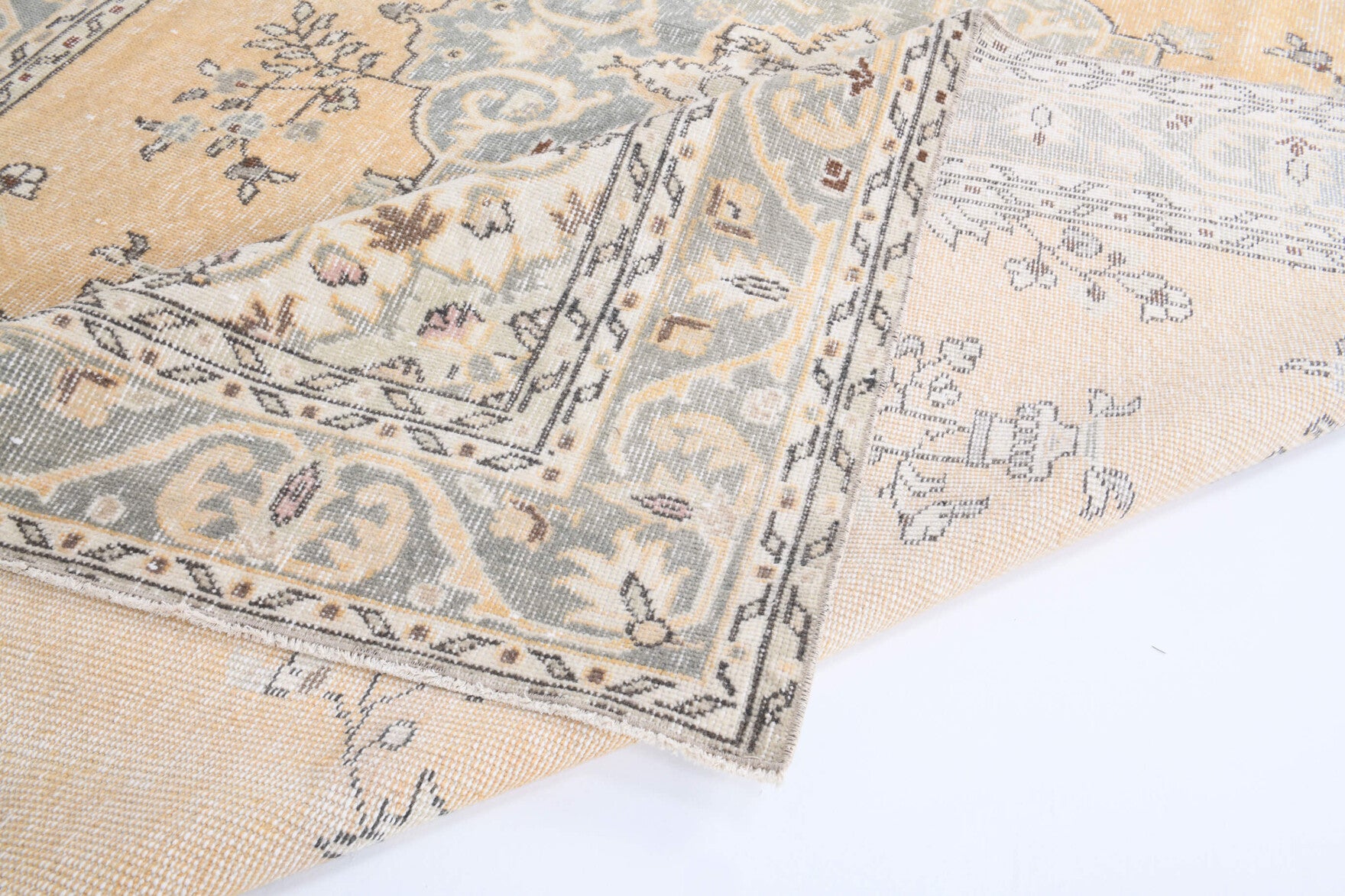 Authentic Anatolian vintage area rug (1970s) with oriental design – one-of-a-kind at Fame Rugs