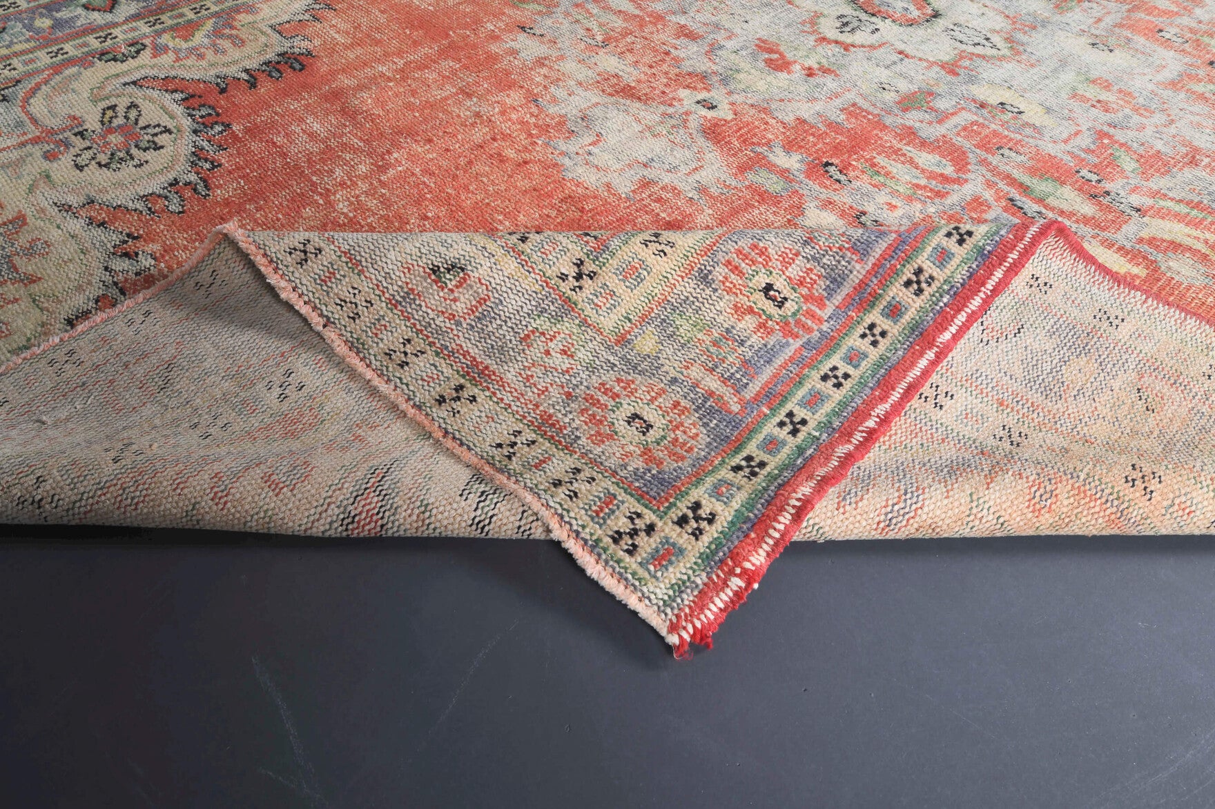 194x298 cm distressed vintage Anatolian area rug – Bayburt, low pile, wool