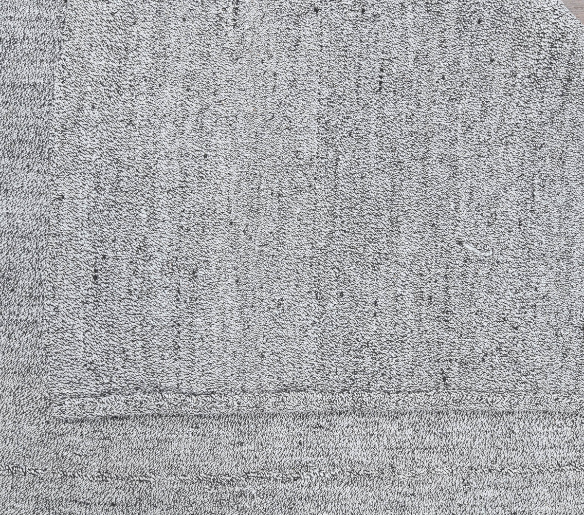 Authentic Anatolian vintage kilim rug (1960s) with solid design – one-of-a-kind at Fame Rugs