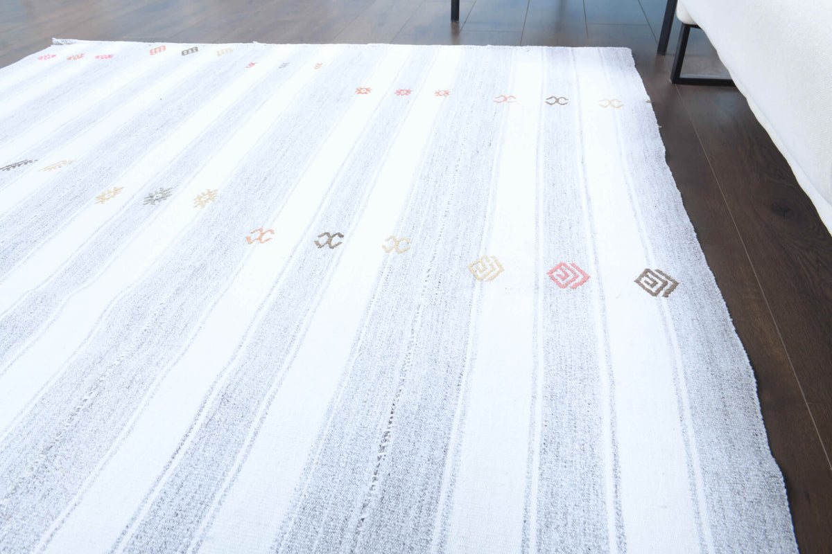 6x8 Handwoven Vintage Area Rug