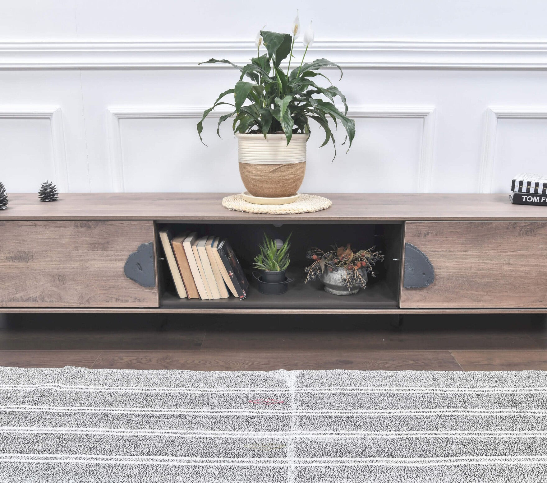Dilperver kilim: 1960s handwoven flatweave Anatolian kilim with striped motifs