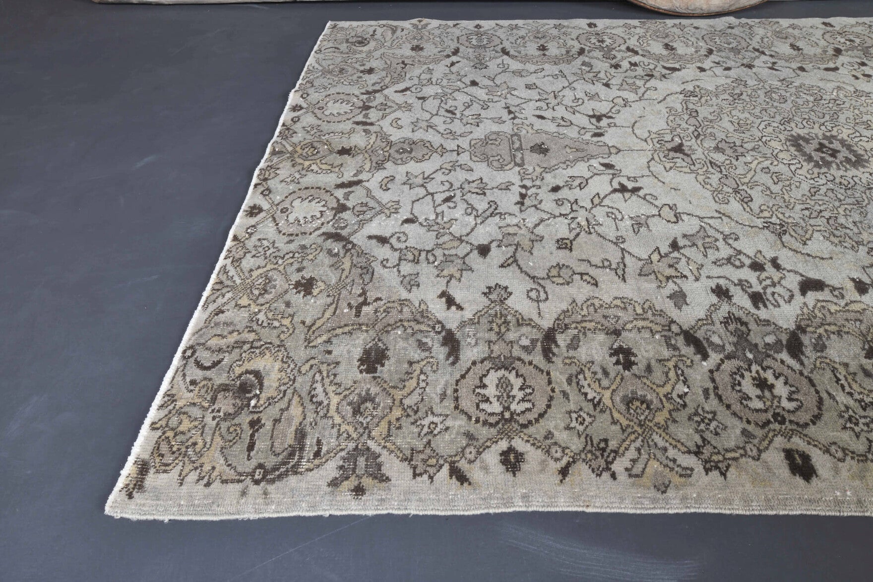 One-of-a-kind 1960s Anatolian vintage area rug in wool, 5'9" x 8'3"