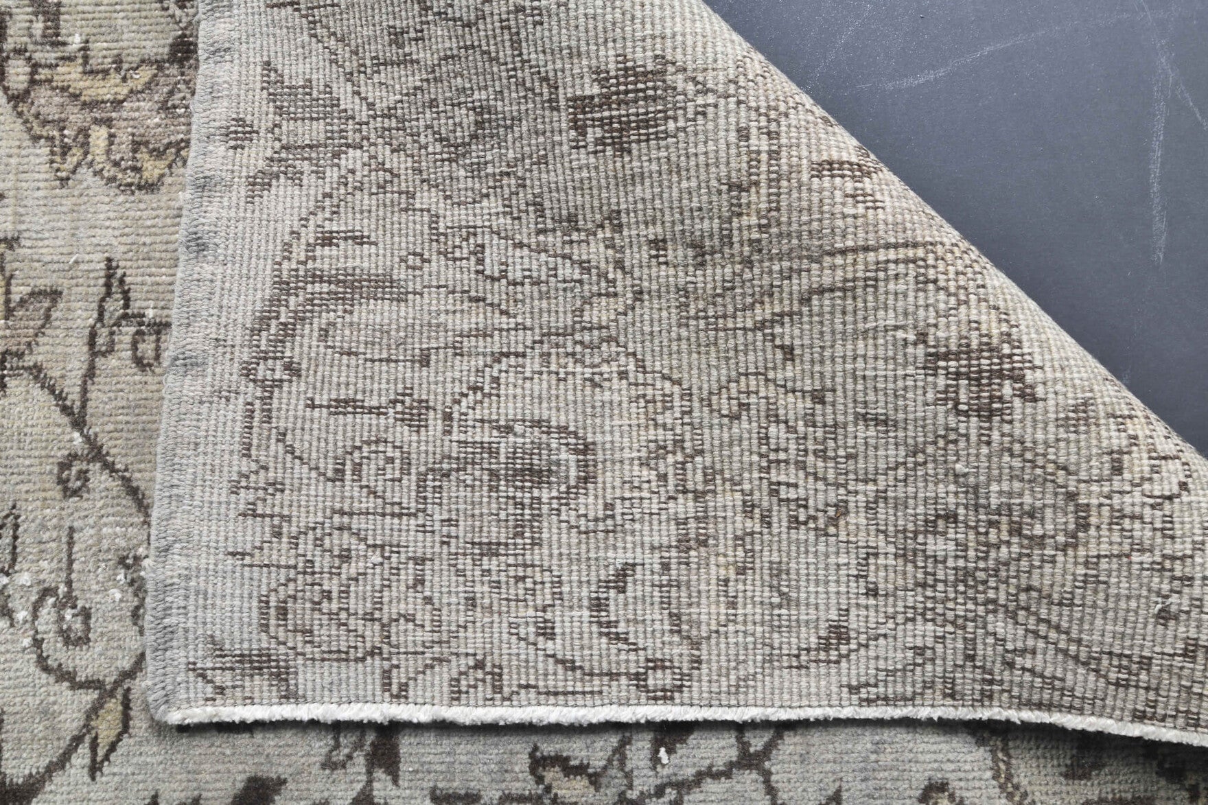 Authentic Anatolian vintage area rug (1960s) with oriental design – one-of-a-kind at Fame Rugs