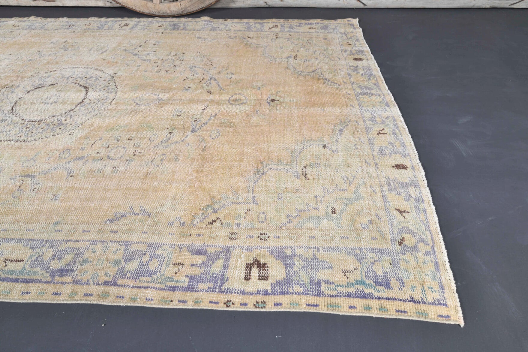 176x230 cm antique washed vintage Anatolian area rug – Asterochoria, low pile, wool