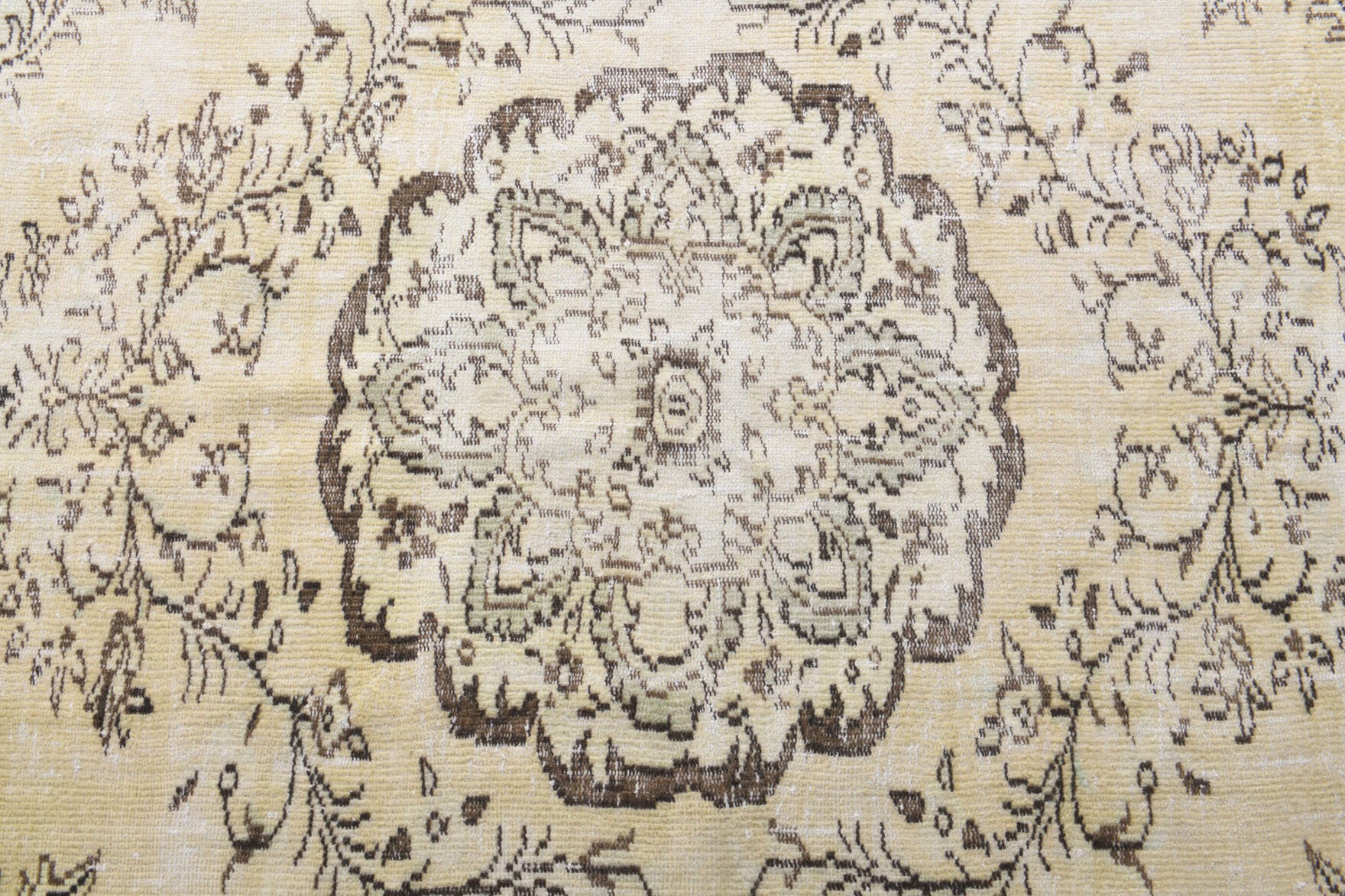 Gulistan rug: 1970s handmade Anatolian rug with oriental motifs and cotton backing