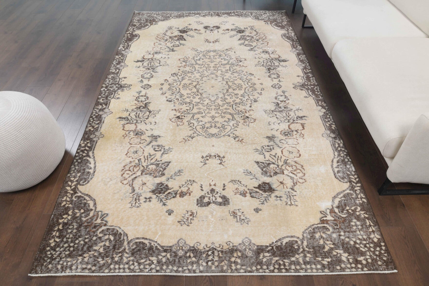 One-of-a-kind 1970s Anatolian vintage area rug in wool, 5'6" x 9'1"