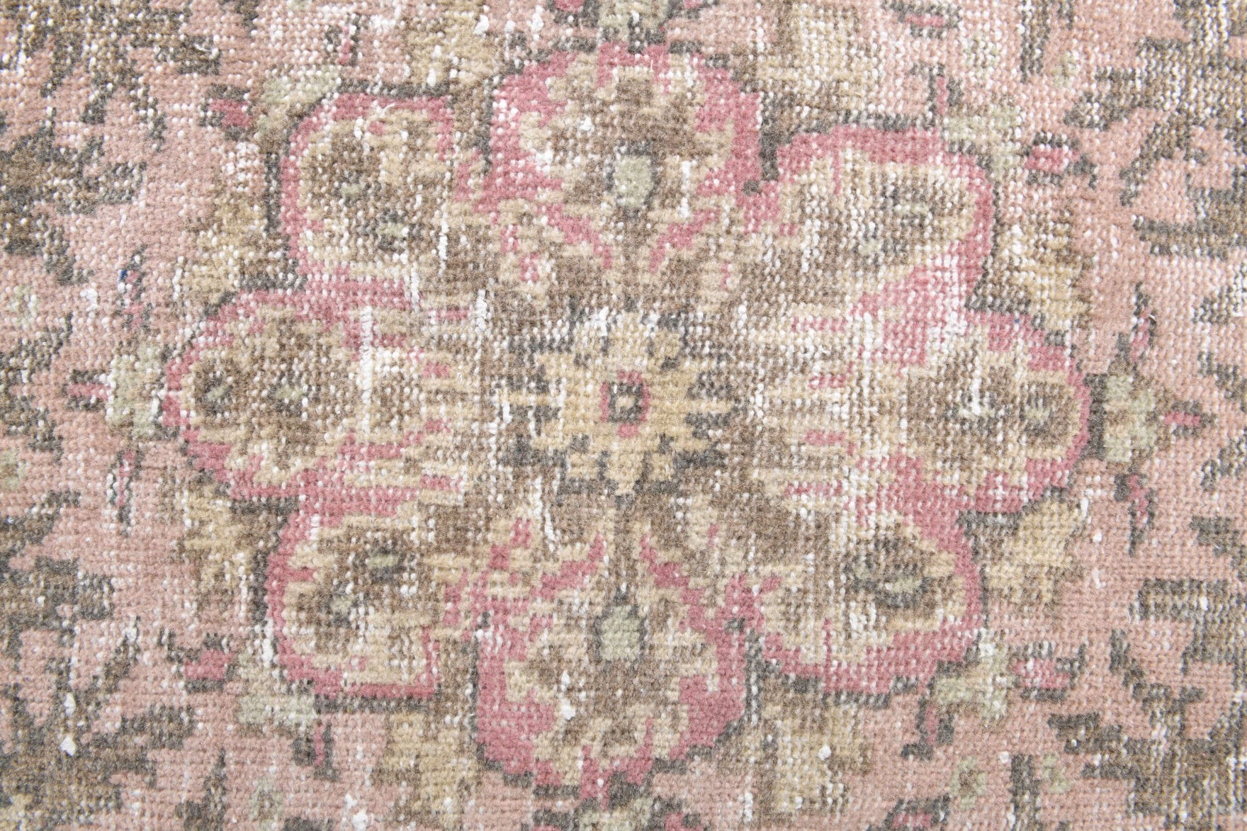 Authentic Anatolian vintage area rug (1970s) with oriental design – one-of-a-kind at Fame Rugs