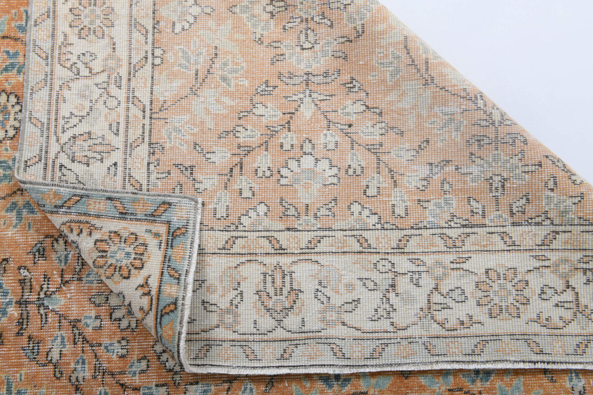 Nikomira – vintage bordered and floral rug for living room or bedroom, 5'6" x 9'2" (167x279 cm)