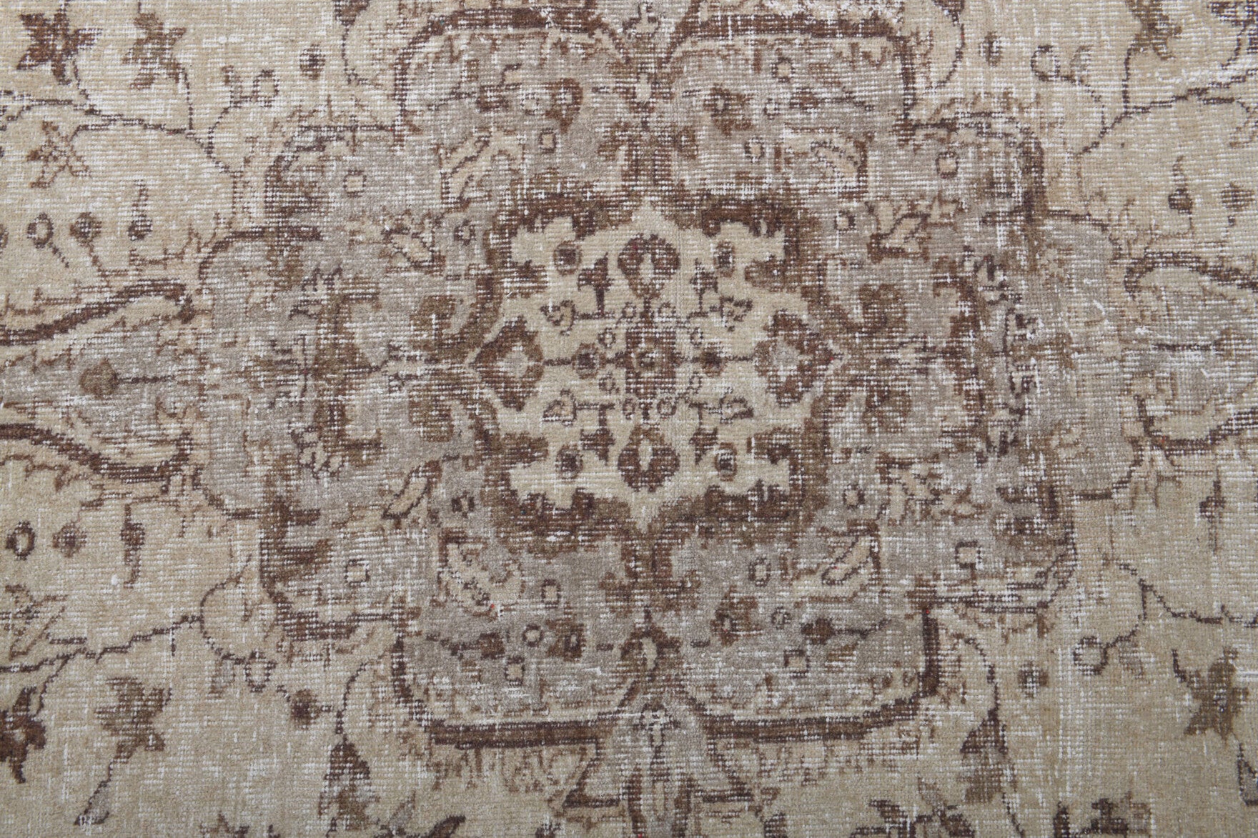 Zenonoma rug: 1970s handmade Anatolian rug with oriental motifs and cotton backing