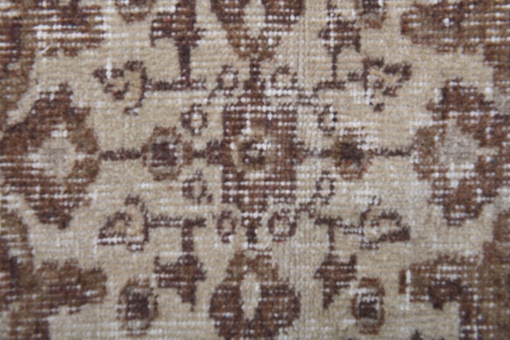177x273 cm vintage Anatolian area rug – Zenonoma, low pile, wool