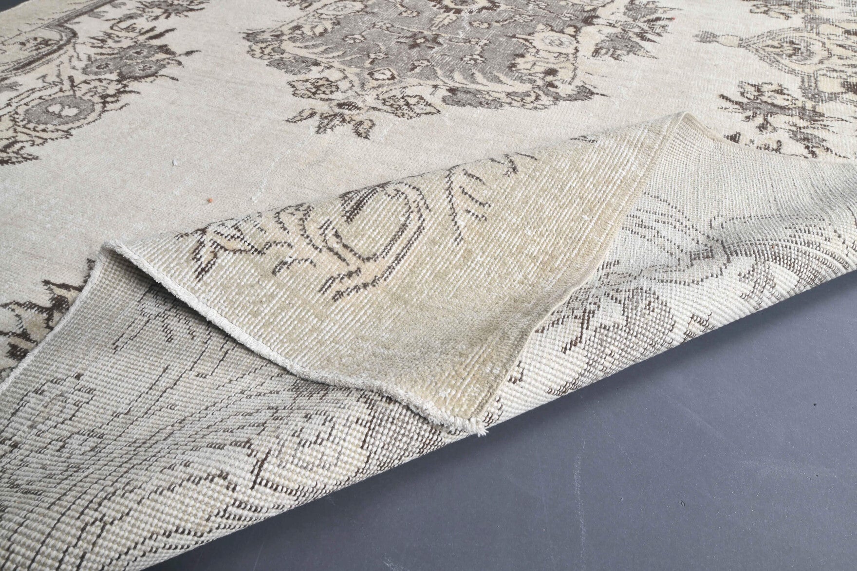 Authentic Anatolian vintage area rug (1970s) with floral design – one-of-a-kind at Fame Rugs