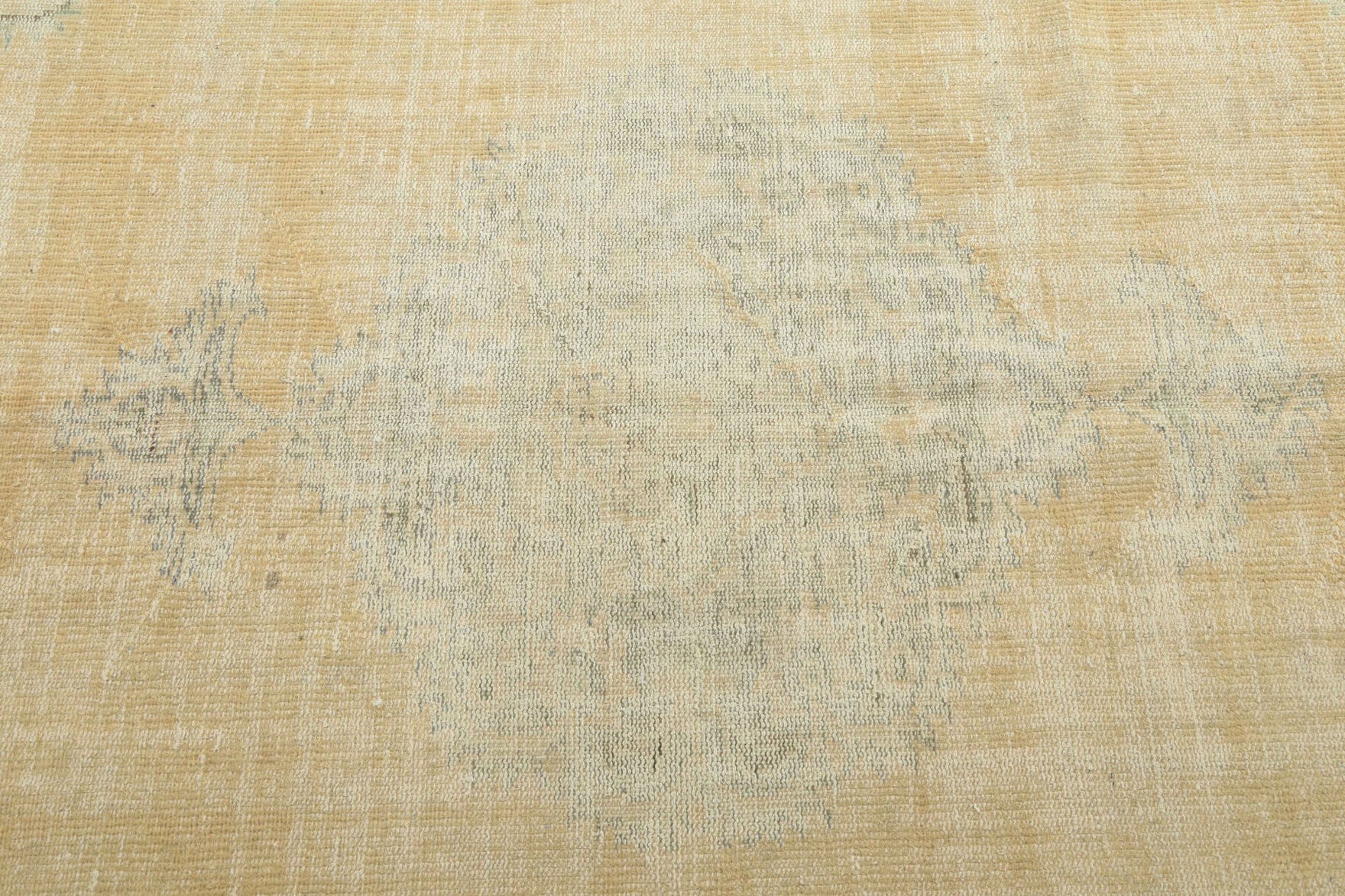 Aysenurgul rug: 1950s handmade Anatolian rug with oriental motifs and cotton backing