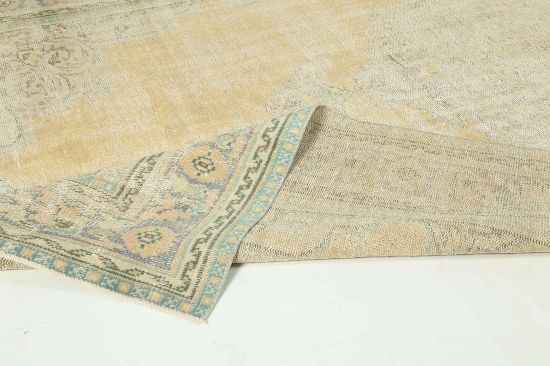 184x270 cm antique washed vintage Anatolian area rug – Aysenurgul, low pile, wool