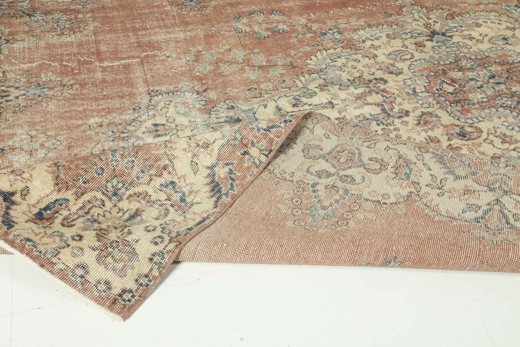 211x314 cm vintage Anatolian area rug – Bademnihal, low pile, wool