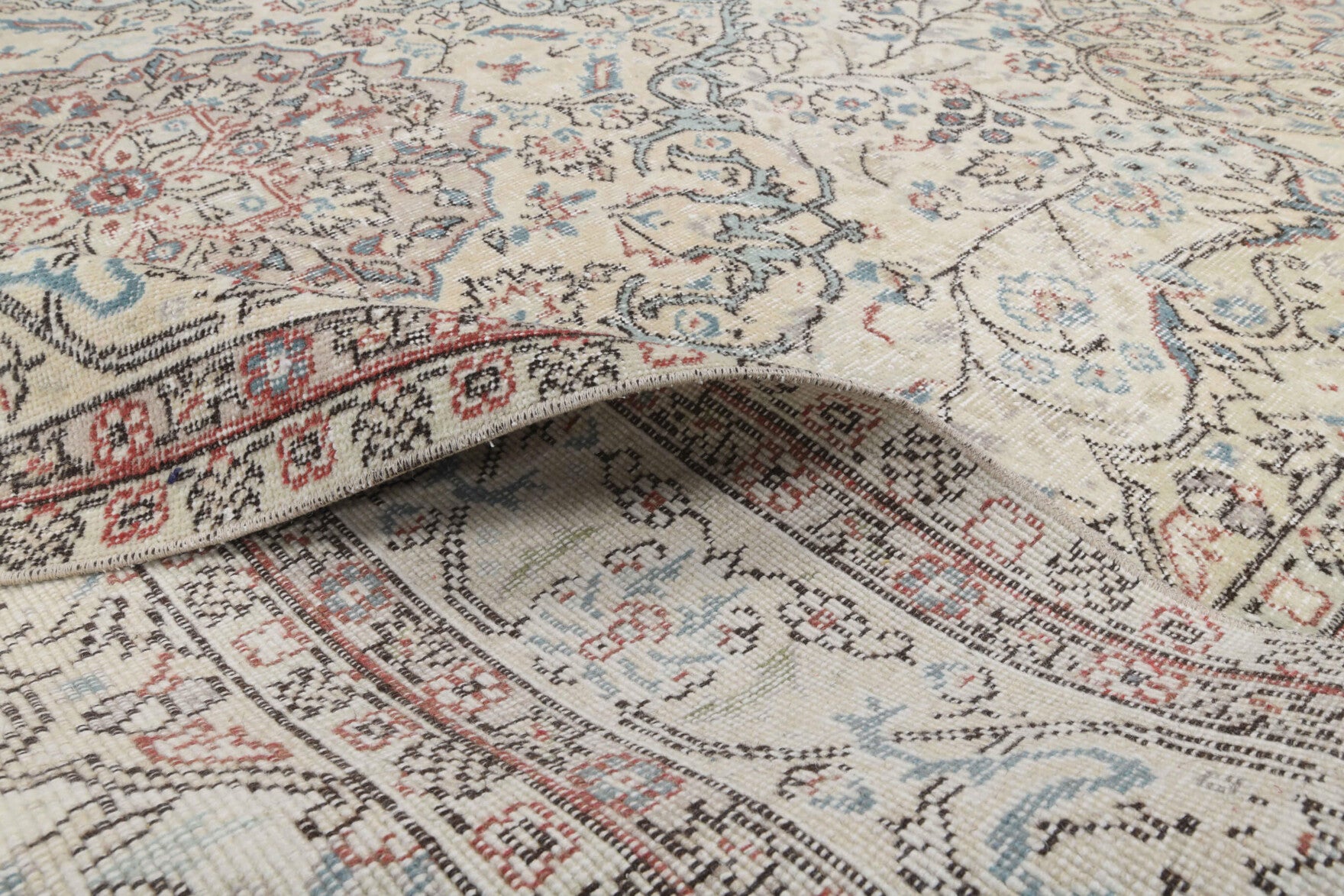 215x320 cm vintage Anatolian area rug – Ianthesthene, low pile, wool