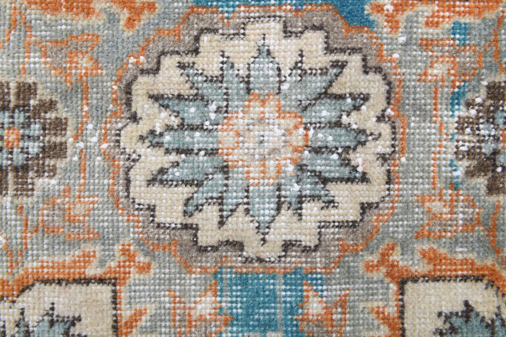 Authentic Anatolian vintage area rug (1970s) with oriental design – one-of-a-kind at Fame Rugs