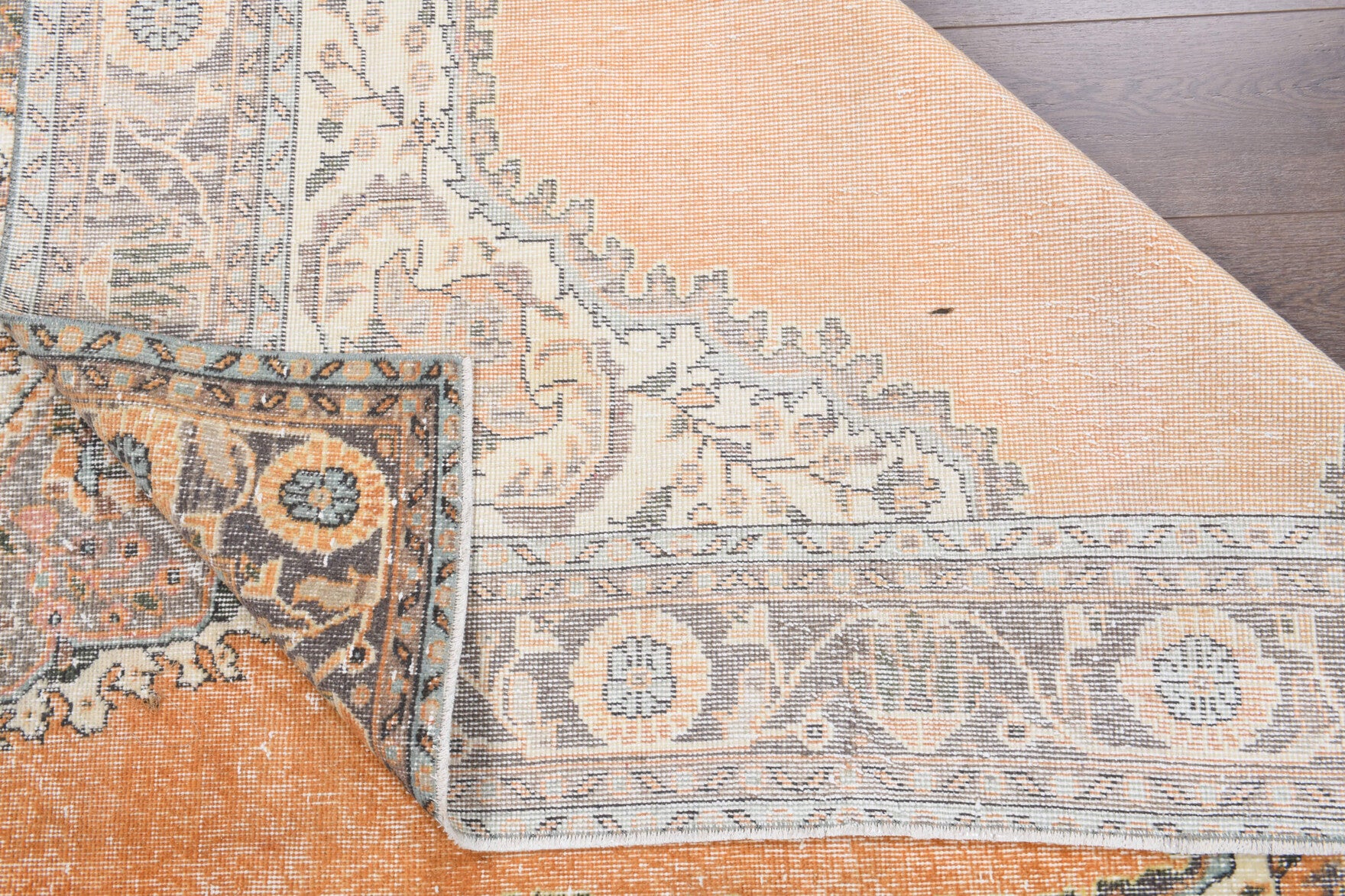 Sedanurhayat – vintage oriental rug for living room or bedroom, 6'8" x 10'11" (203x332 cm)