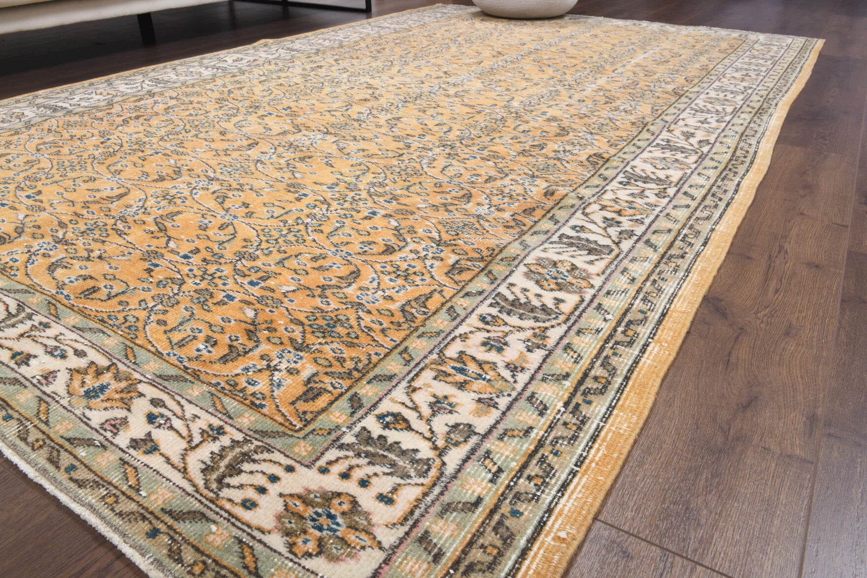 Hand-crafted Anatolian vintage rug Bursa in wool, 1970s