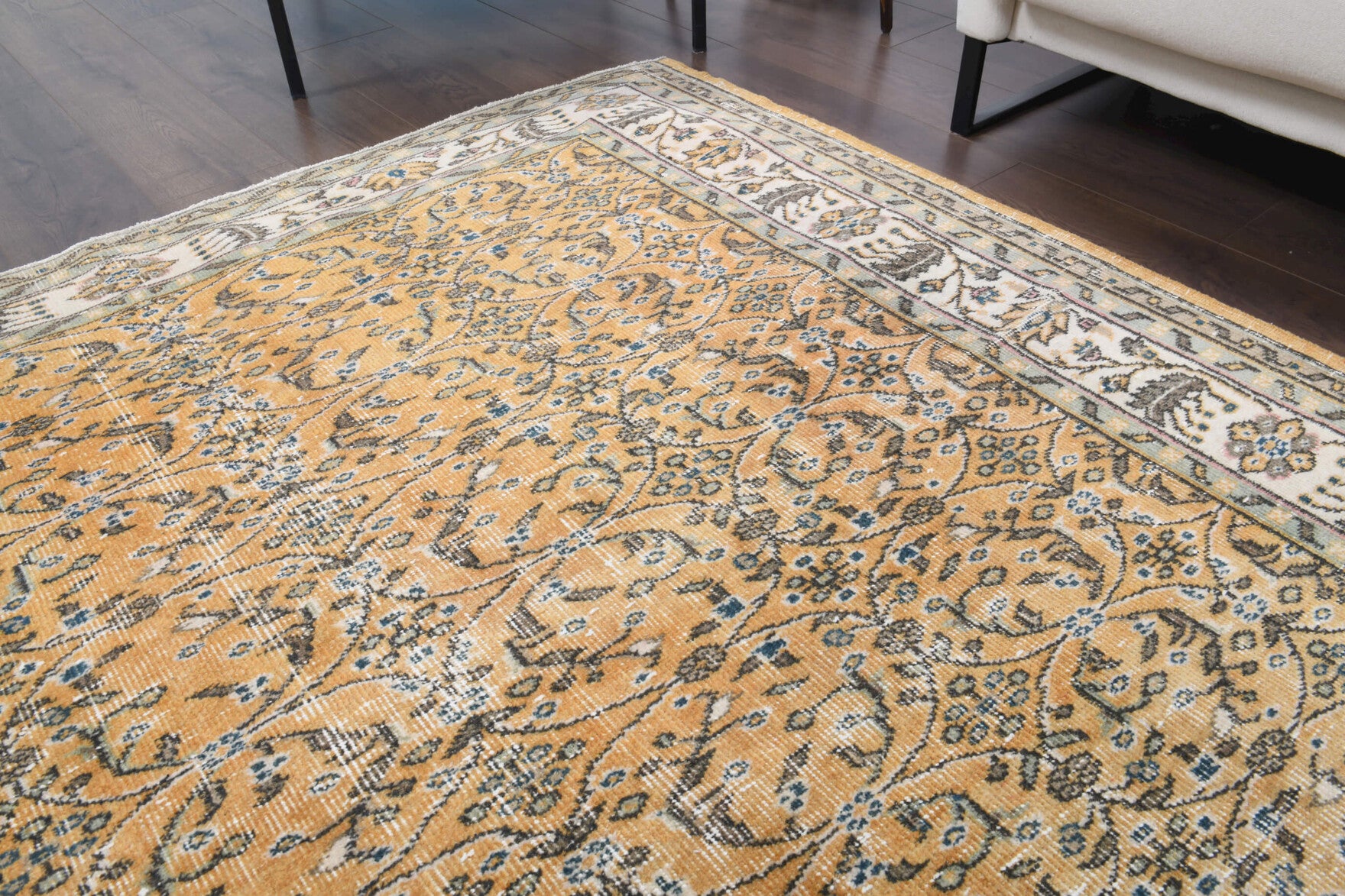One-of-a-kind 1970s Anatolian vintage area rug in wool, 5'11" x – view 16