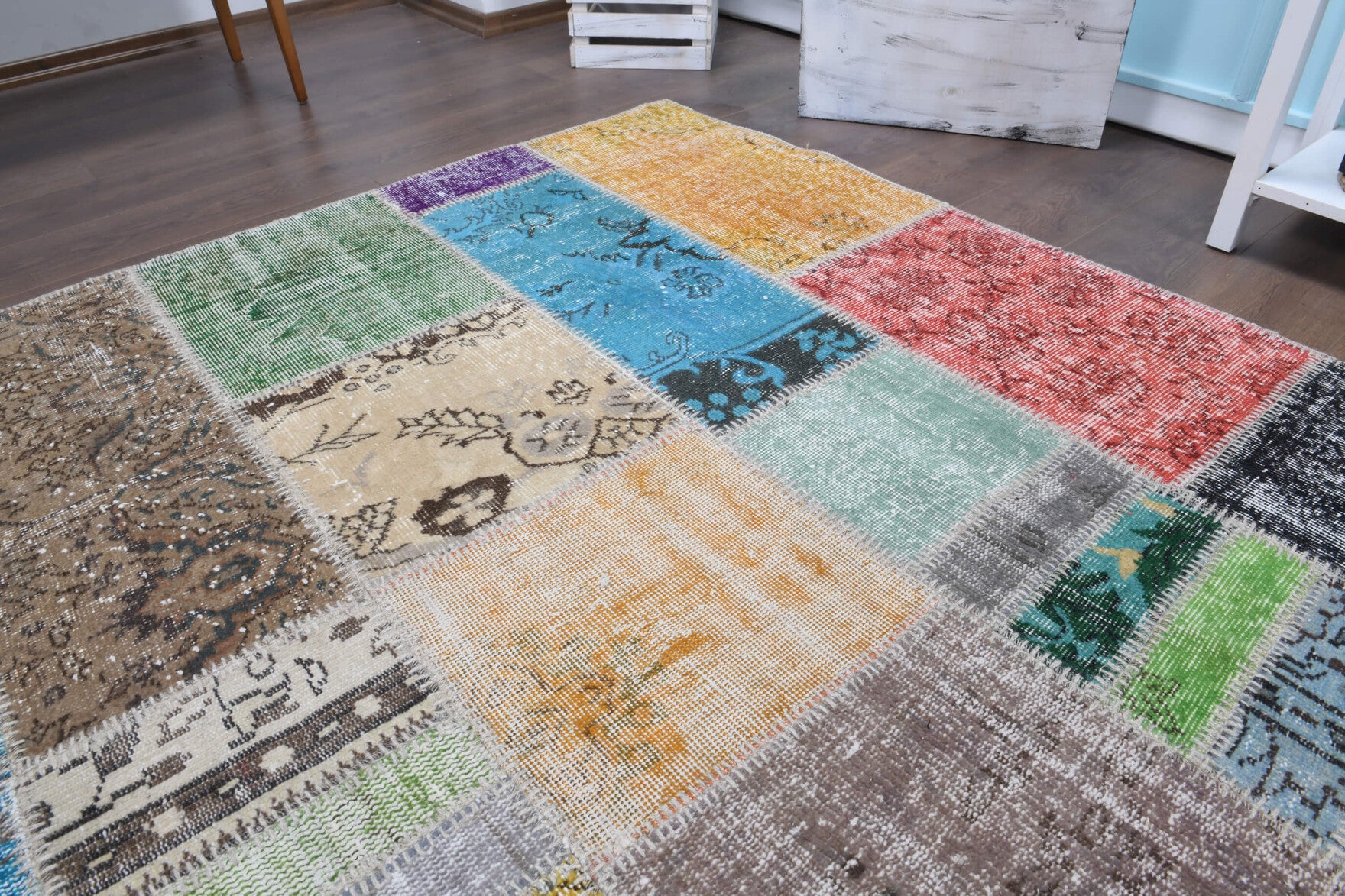 246x303 cm vintage patchwork Anatolian area rug – Aretepheme, low pile, wool