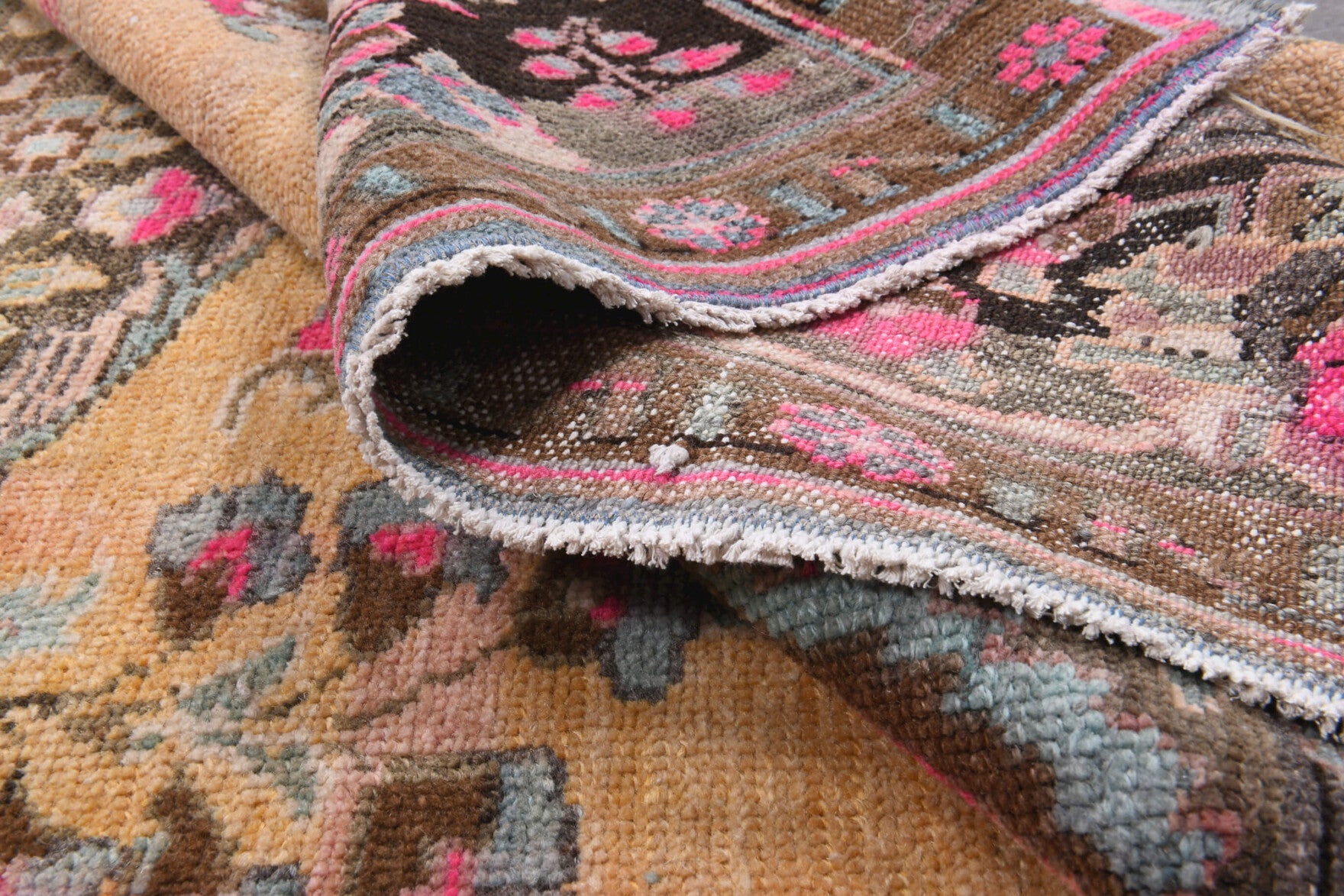 Hand-crafted Anatolian vintage rug Semater in wool, 1970s